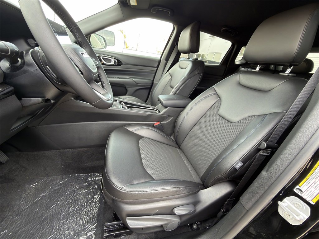 New 2026 Jeep Compass Latitude image 19