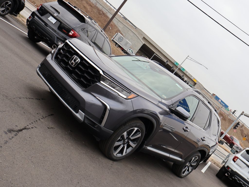 Certified 2025 Honda Pilot Elite image 3