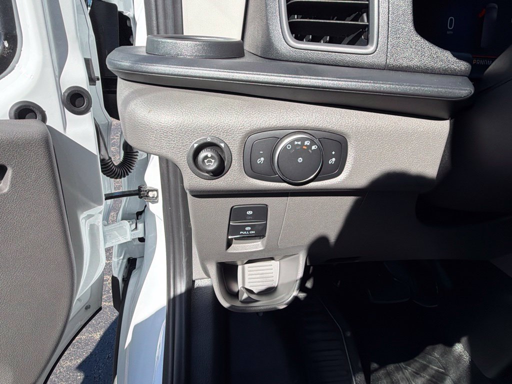 New 2027 Ford Transit 250 148 Medium Roof w/ Load Area Protection Package RWD image 15