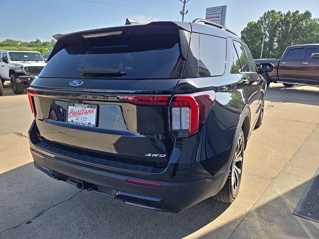 Used 2025 Ford Explorer ST-Line AWD/4WD image 11