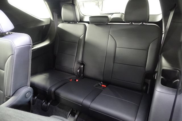 Used 2025 Chevrolet Traverse LT w/ Sun and Wheel Package FWD image 22