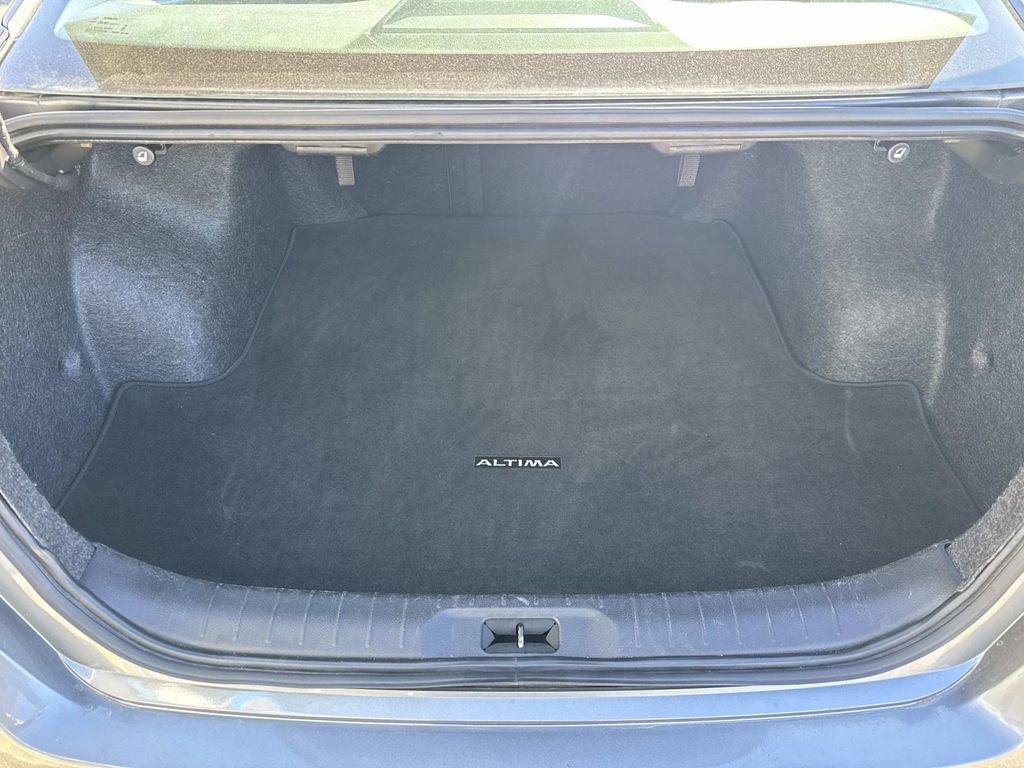 Used 2024 Nissan Altima 2.5 SV image 9