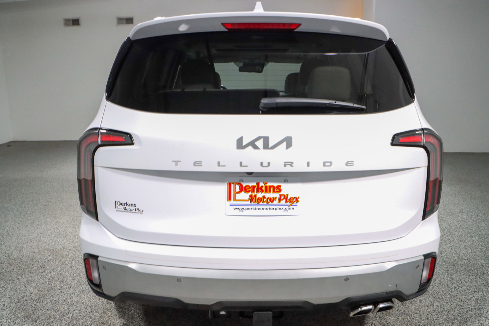 Used 2024 Kia Telluride EX w/ EX Captain's Chair Package image 8