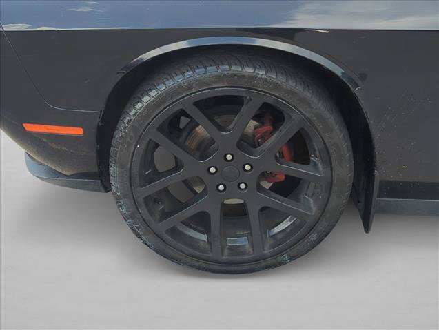 Used 2016 Dodge Challenger SXT RWD image 28