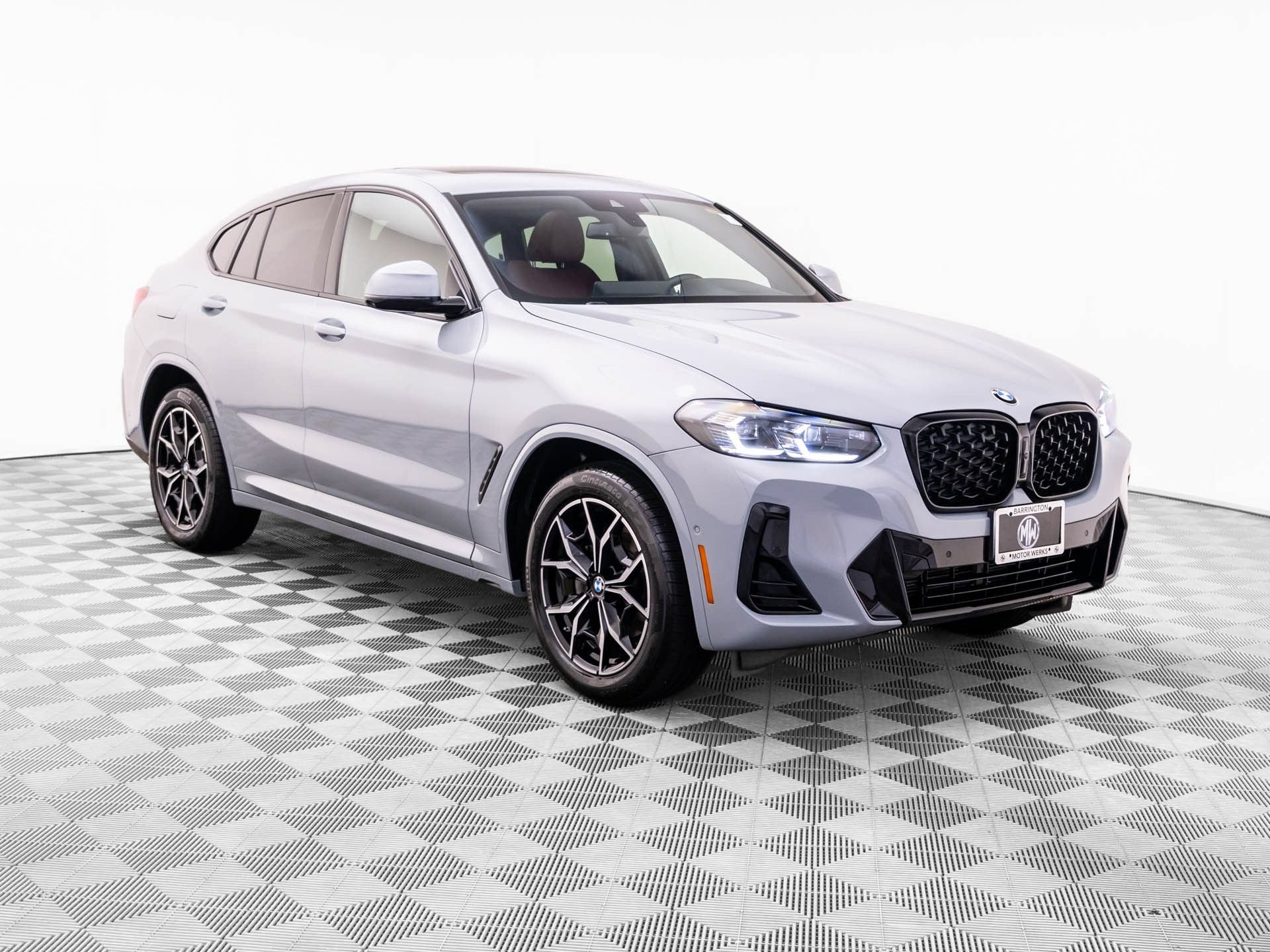 Certified 2025 BMW X4 xDrive30i w/ Premium Package AWD/4WD image 8