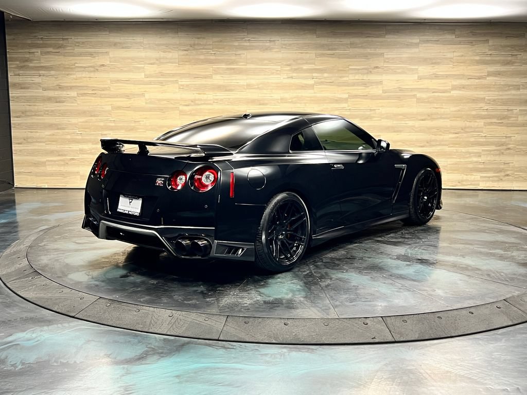 Used 2019 Nissan GT-R Premium w/ Premium Interior Package AWD/4WD image 19