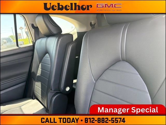 Used 2023 Toyota Highlander XLE FWD image 20