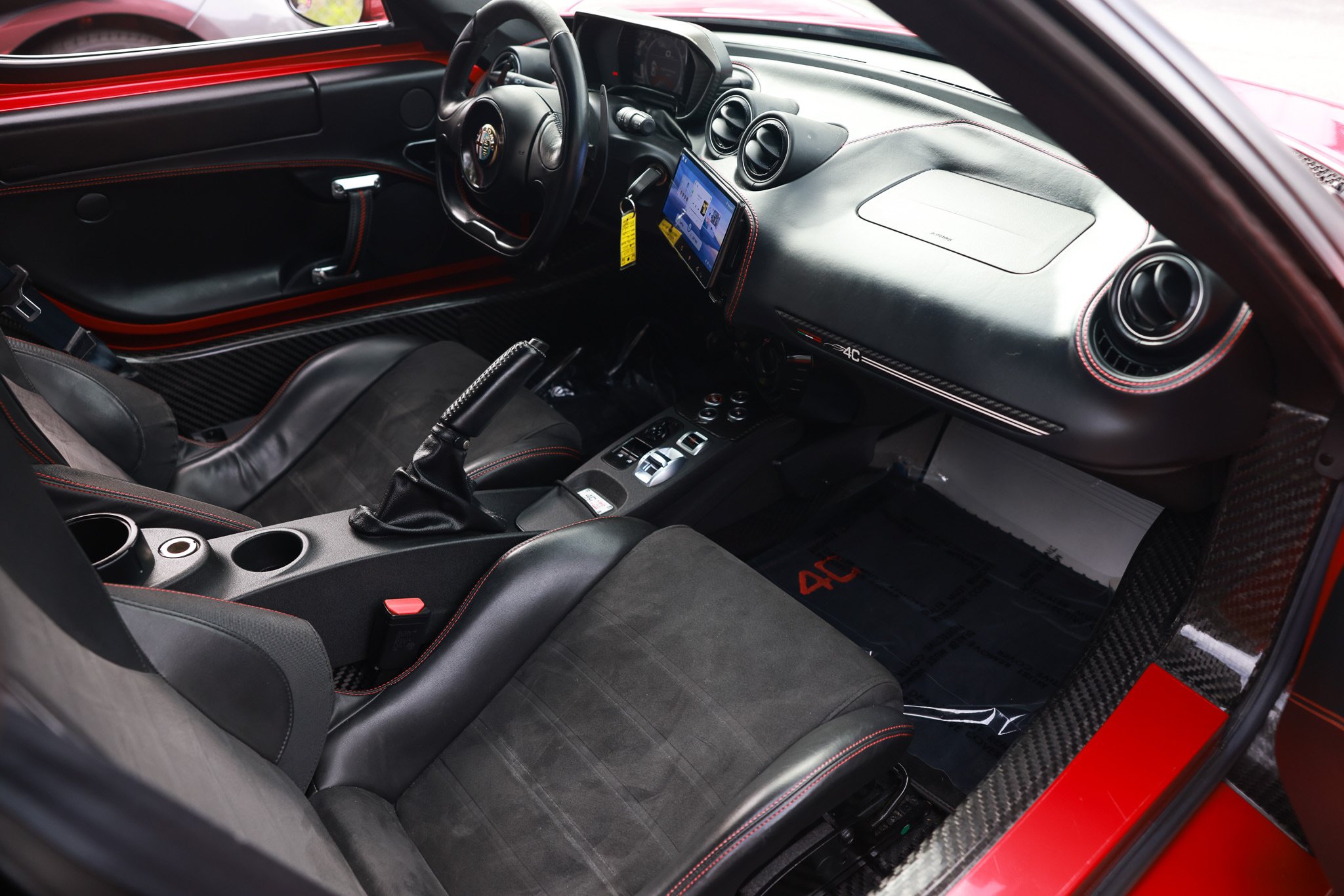Used 2015 Alfa Romeo 4C Launch Edition w/ Convenience Group RWD image 14