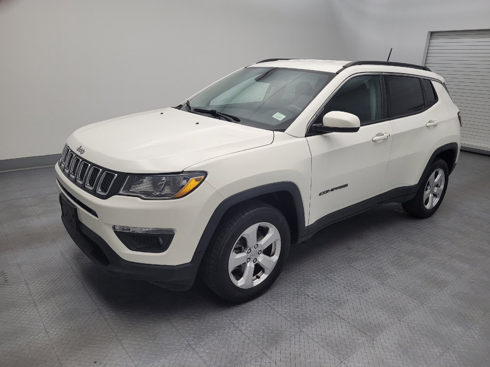Used 2018 Jeep Compass Latitude w/ Safe & Security Group AWD/4WD image 2