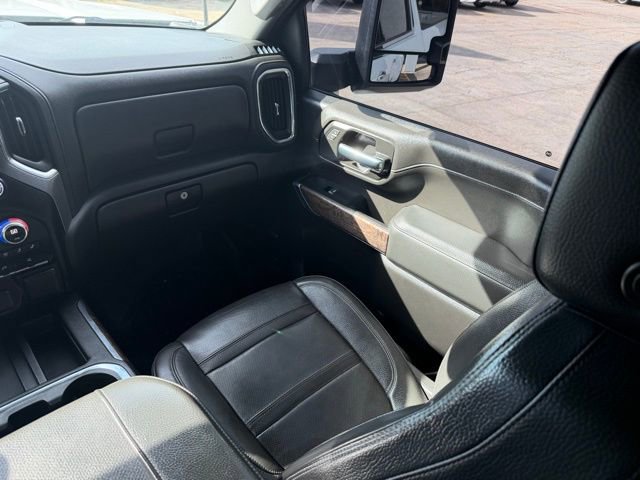 Used 2023 GMC Sierra 3500 Denali w/ Denali Ultimate Package image 19
