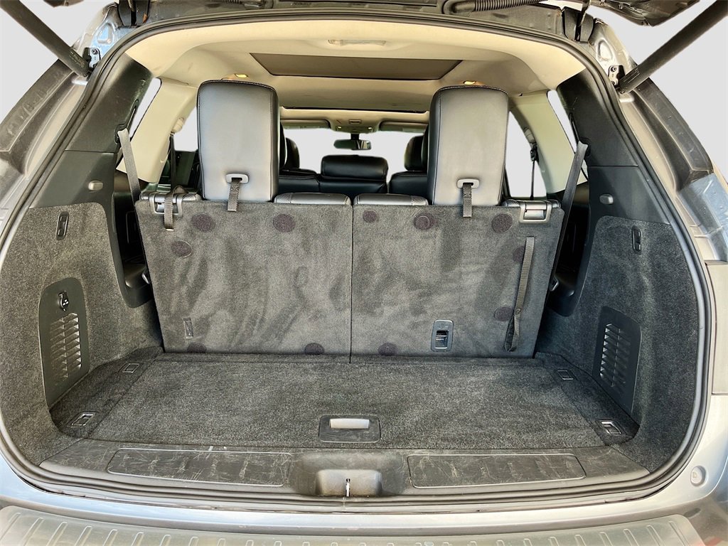 Used 2019 Nissan Pathfinder Platinum w/ Cargo Package image 27