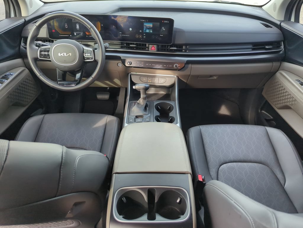 Used 2026 Kia Carnival FWD image 15