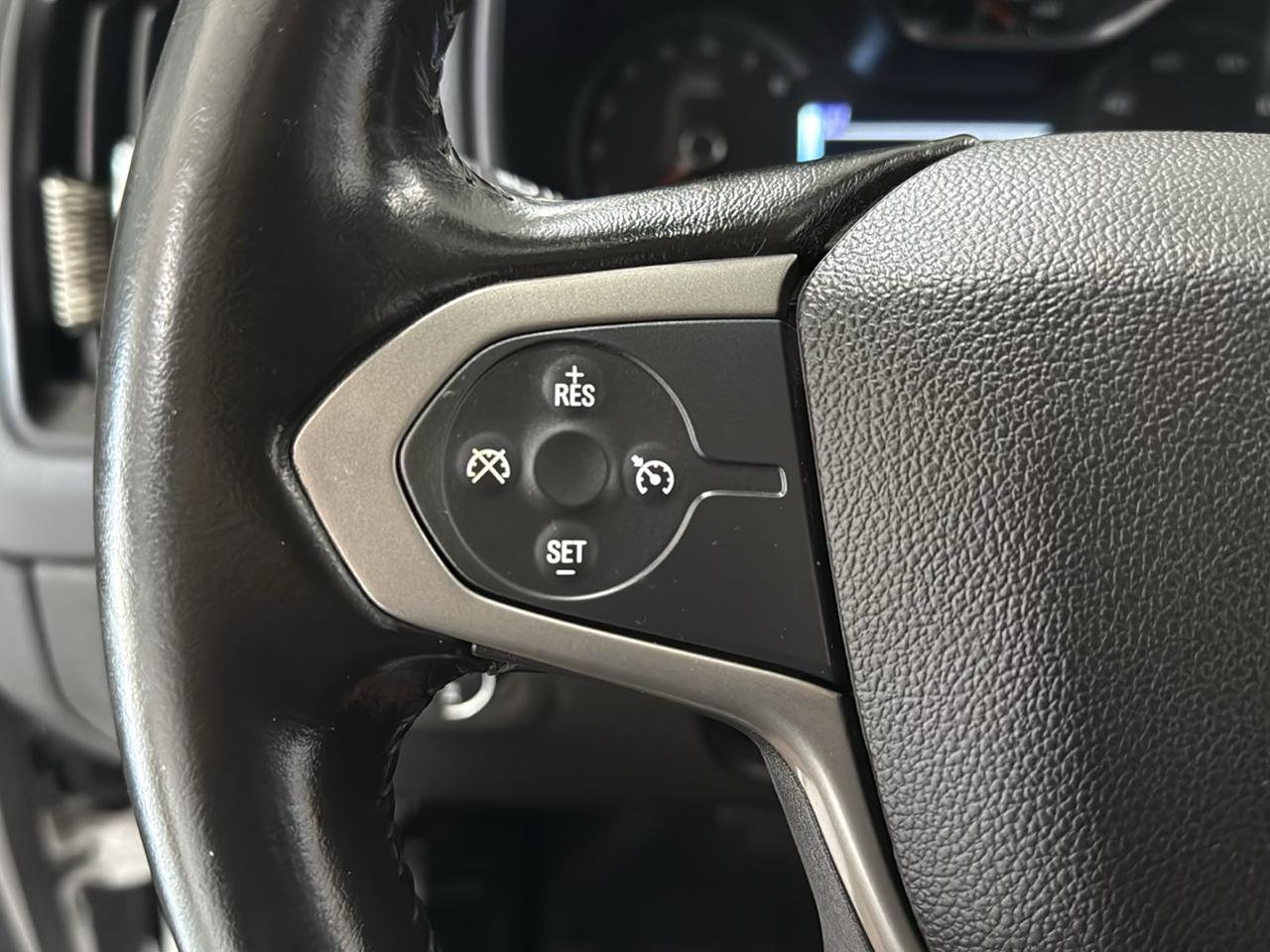 Used 2017 Chevrolet Colorado Z71 AWD/4WD image 13