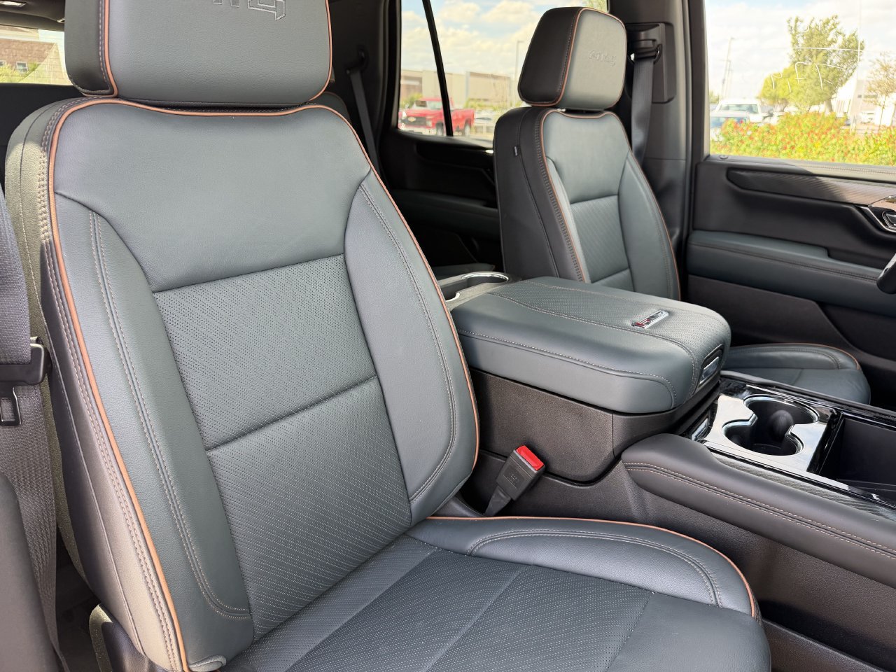 Certified 2026 GMC Yukon AT4 w/ AT4 Premium Package AWD/4WD image 26