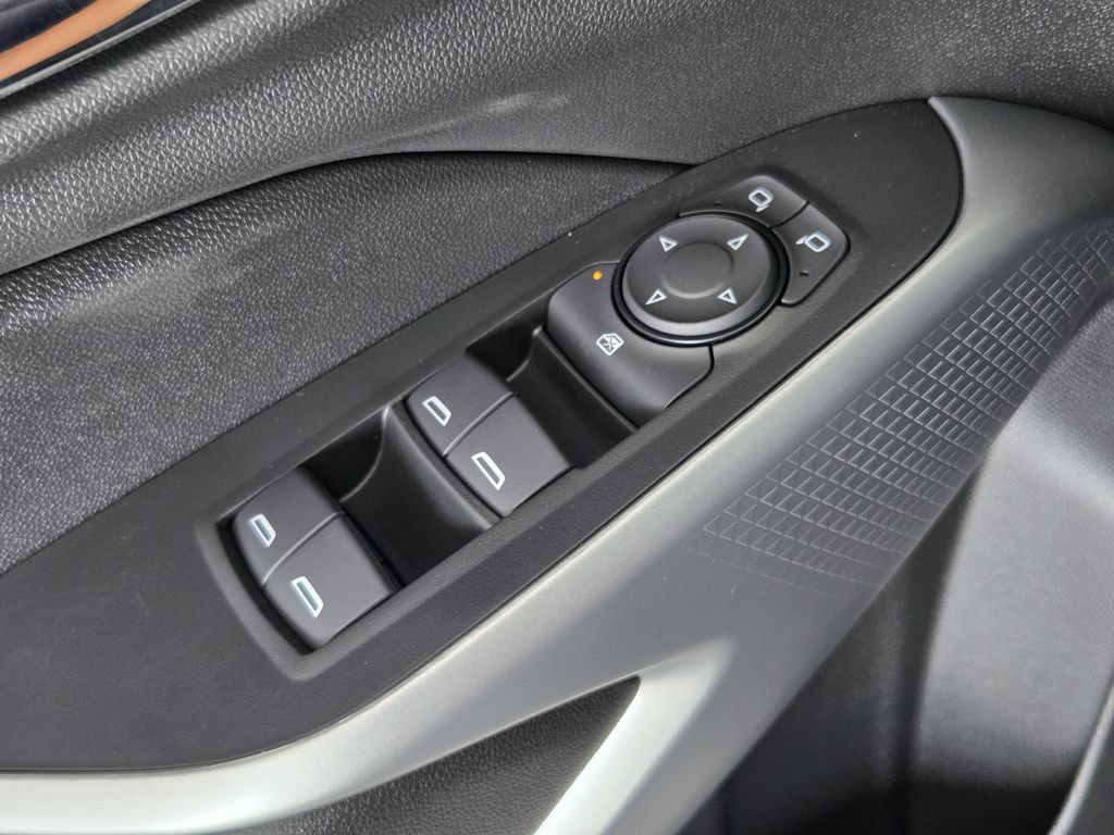 New 2026 Chevrolet Trax LS w/ LS Convenience Package FWD image 24