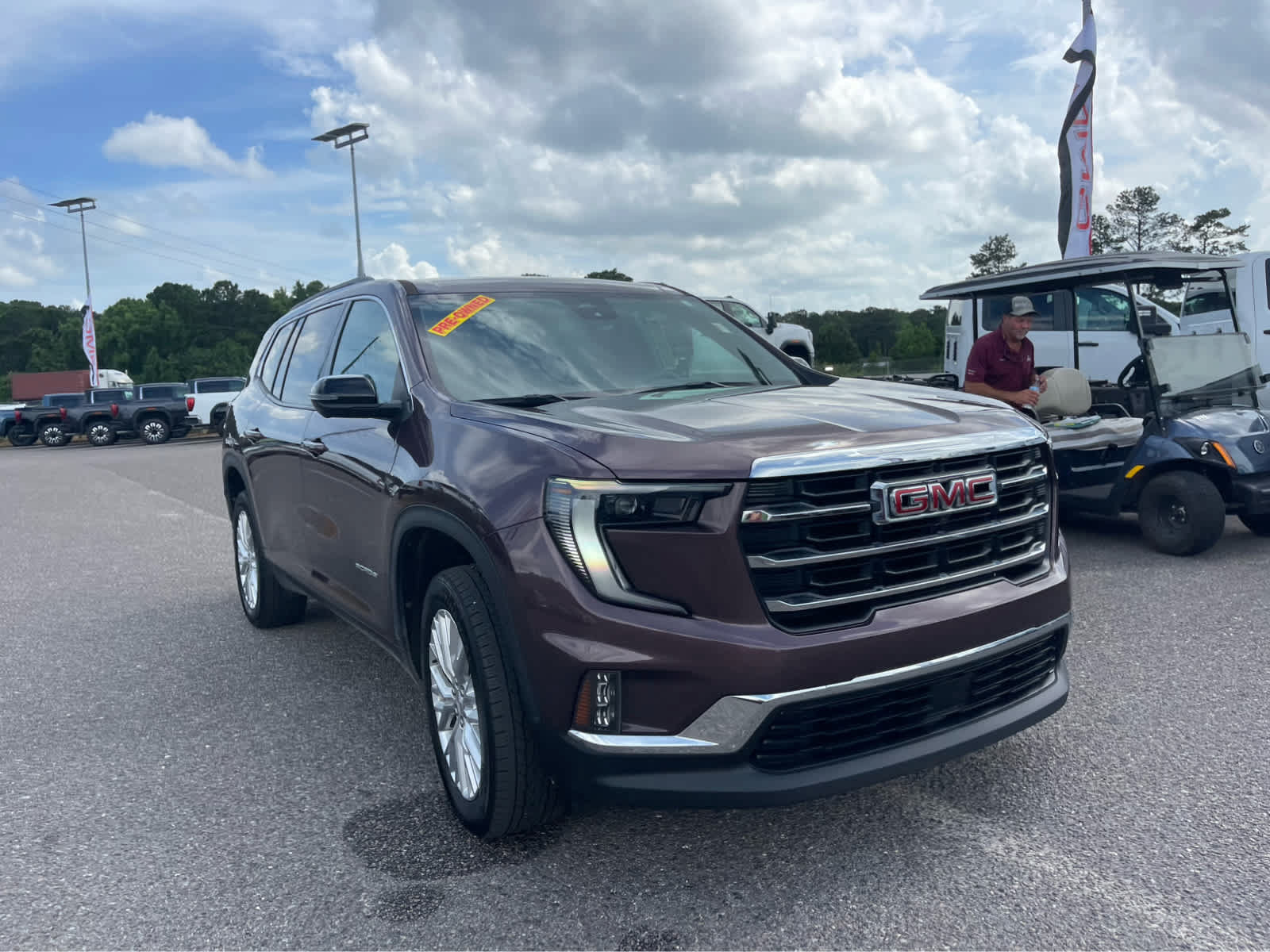 Used 2024 GMC Acadia Elevation w/ Luxury Package AWD/4WD image 3