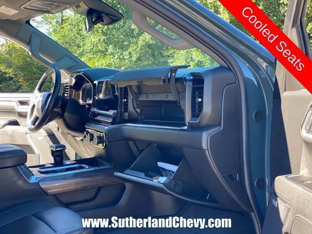 Used 2025 Chevrolet Silverado 1500 LTZ AWD/4WD image 22