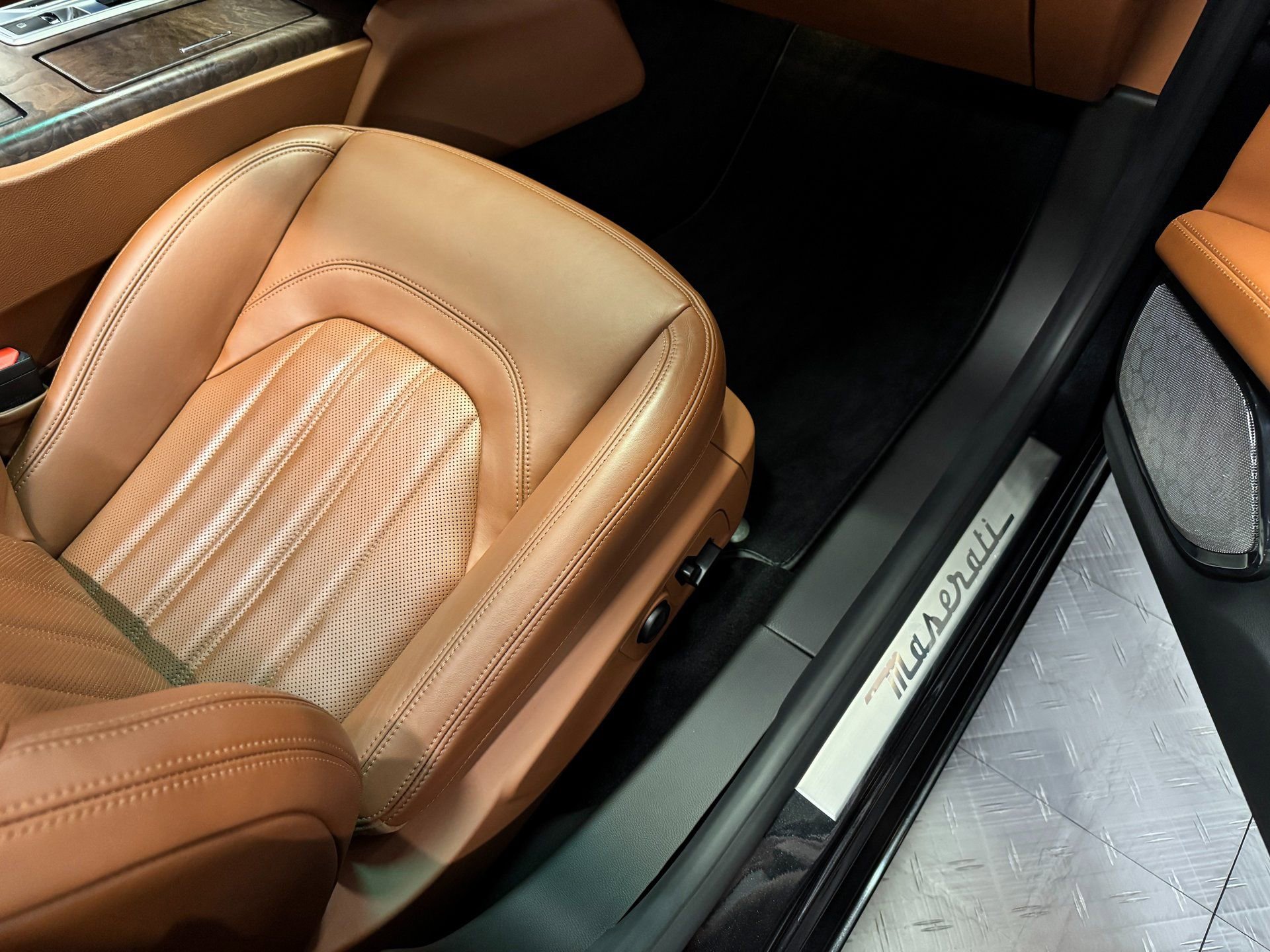 Used 2014 Maserati Quattroporte GTS image 28