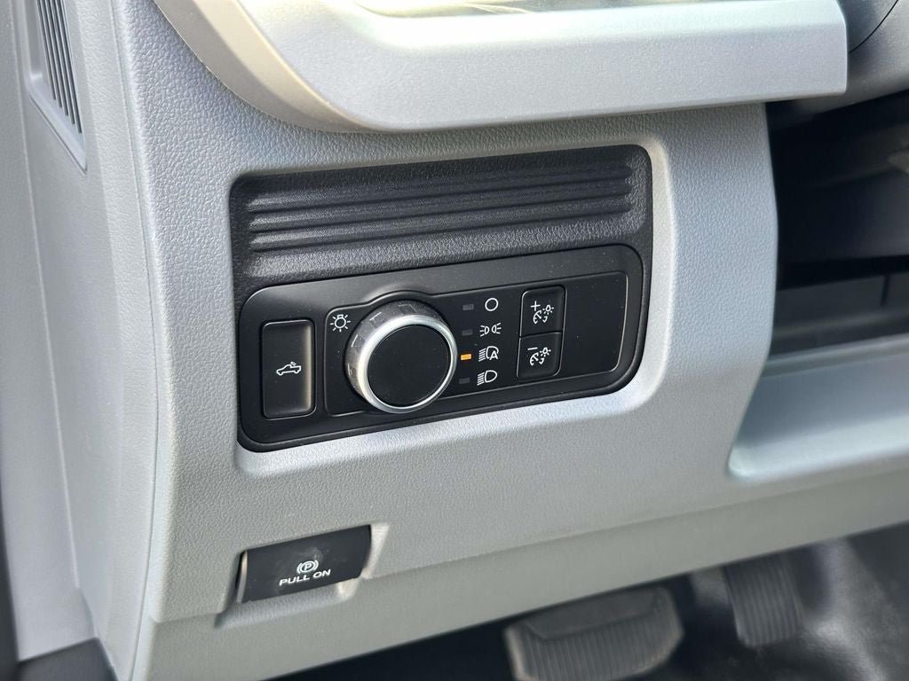 New 2026 Ford F250 XL w/ XL Driver Assist Package RWD image 17