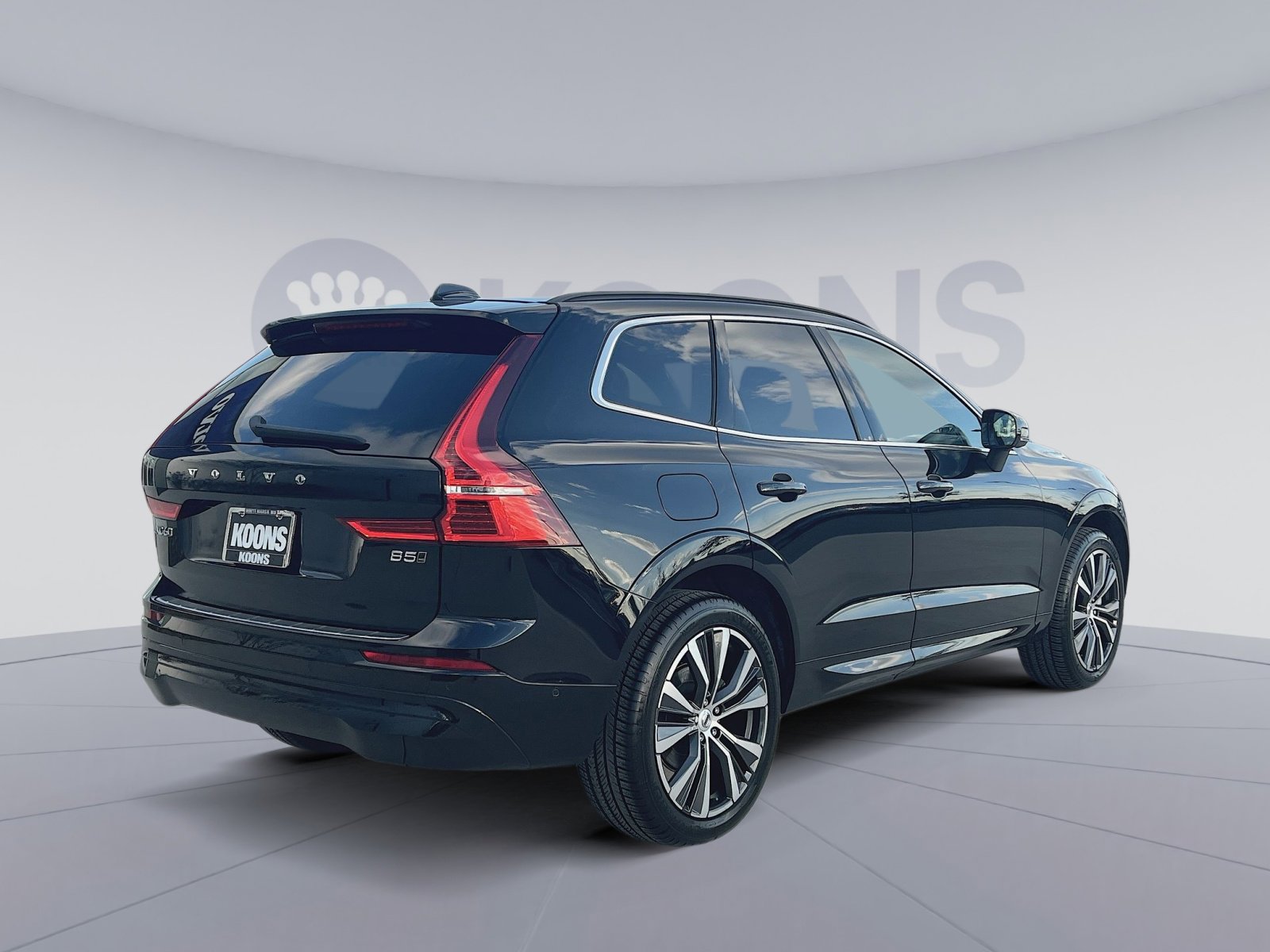 Certified 2022 Volvo XC60 B5 Momentum image 7