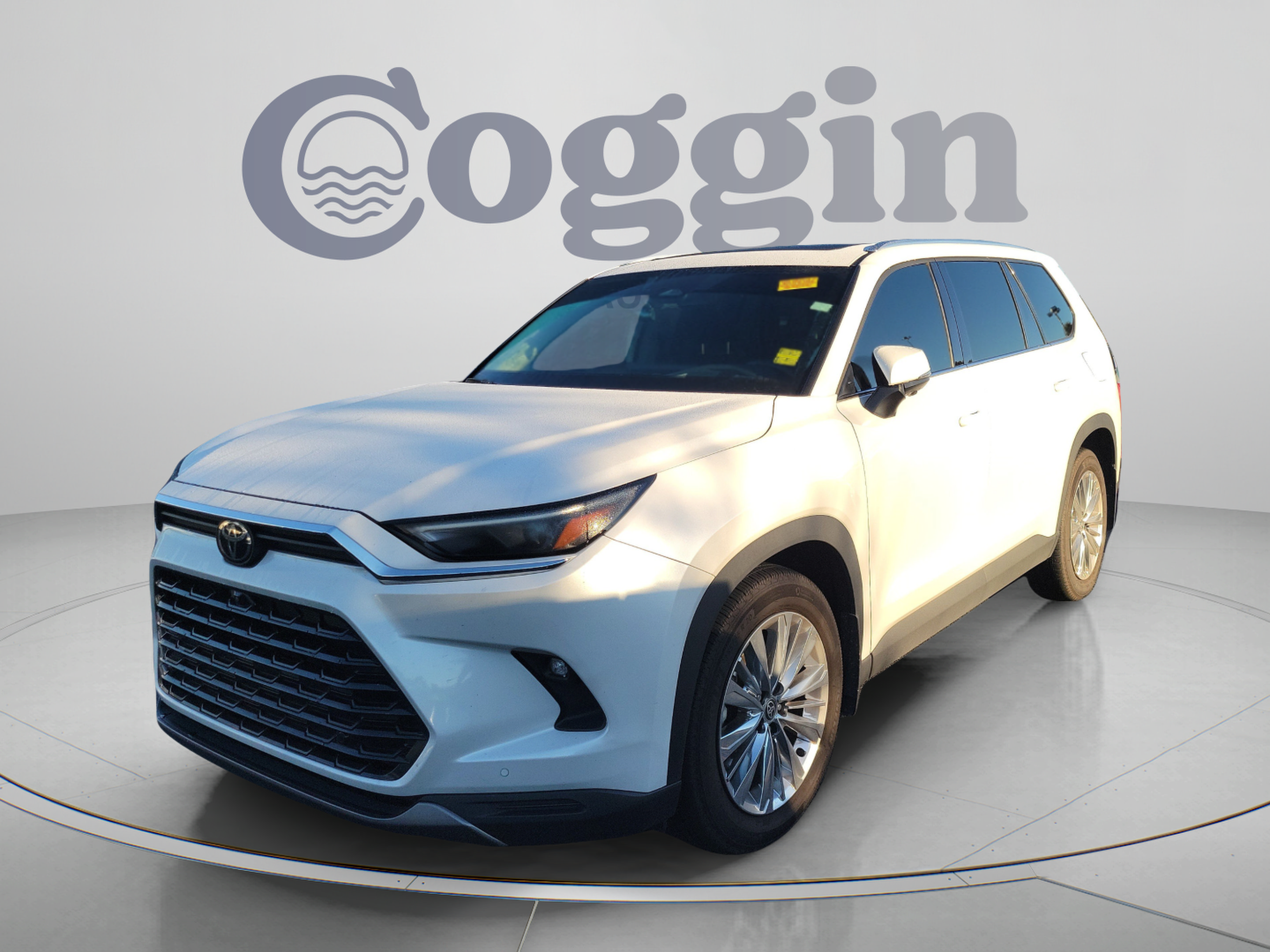 Used 2024 Toyota Grand Highlander AWD image 2