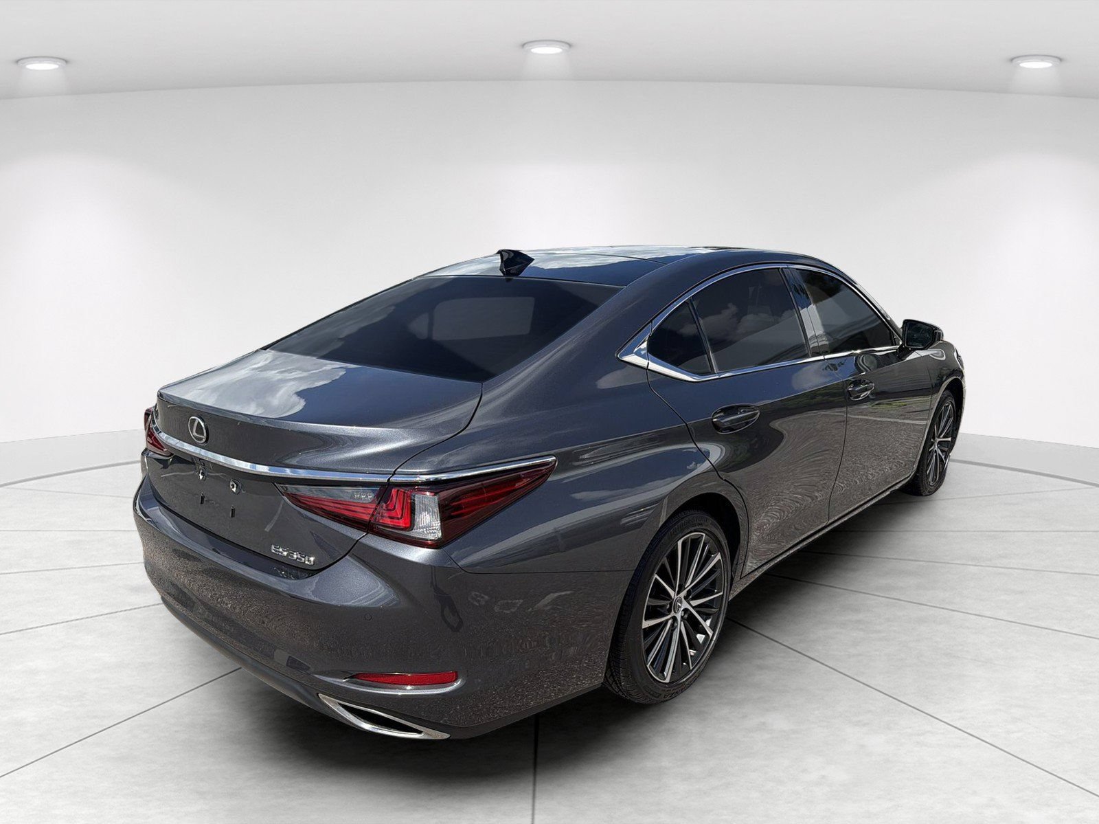 Used 2025 Lexus ES 350 w/ Premium Package FWD image 4