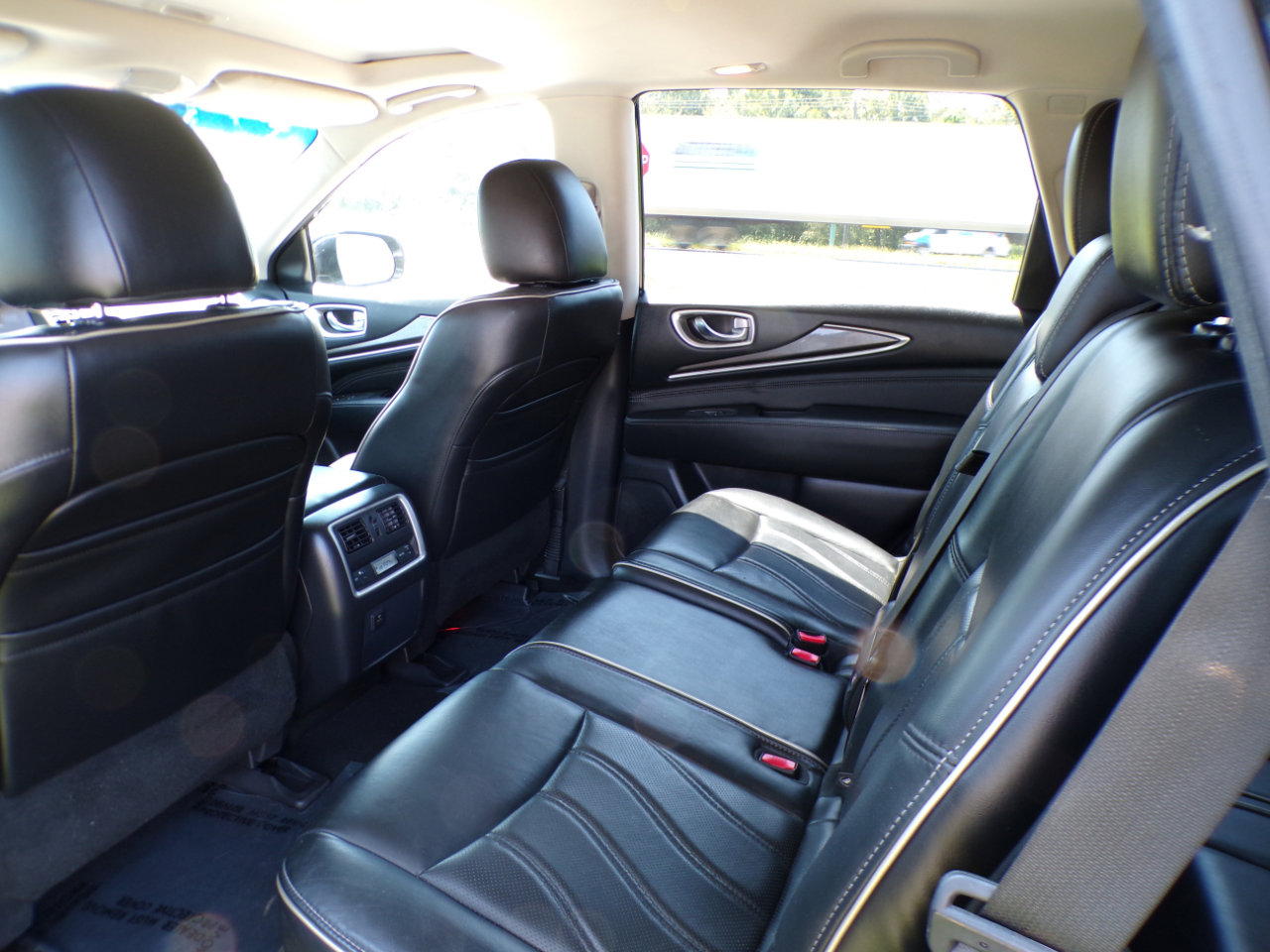 Used 2016 INFINITI QX60 AWD w/ Premium Plus Package image 39