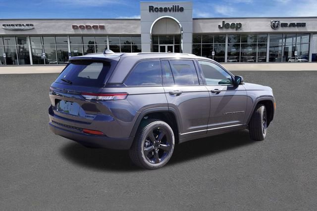 New 2025 Jeep Grand Cherokee Limited w/ Black Appearance Package image 3
