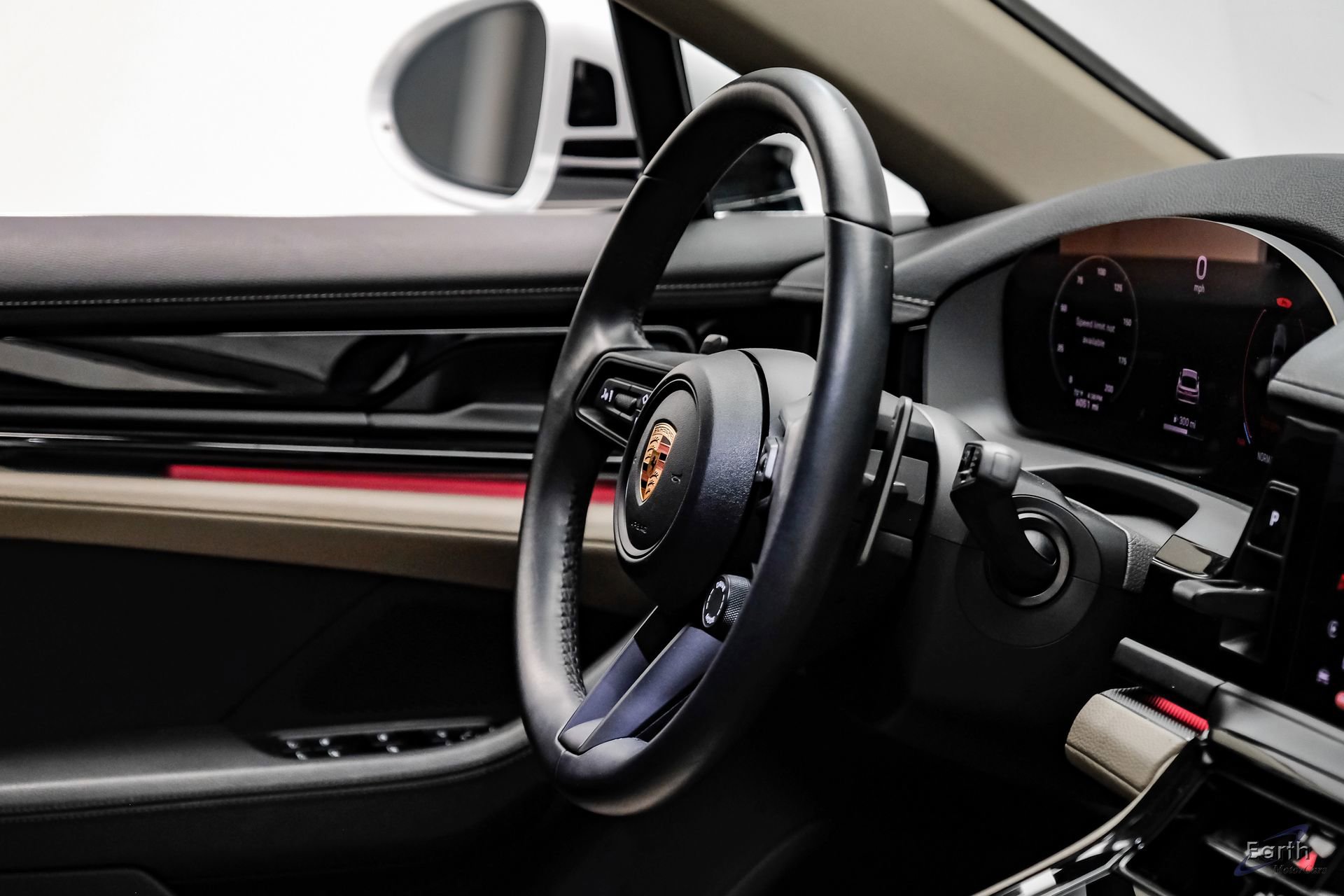 Used 2025 Porsche Panamera w/ Premium Package image 51