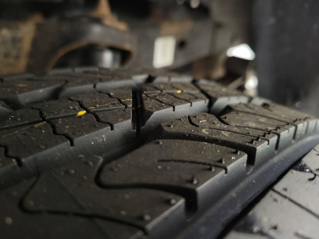 Used 2018 Toyota Tacoma SR w/ SR Convenience Package image 9