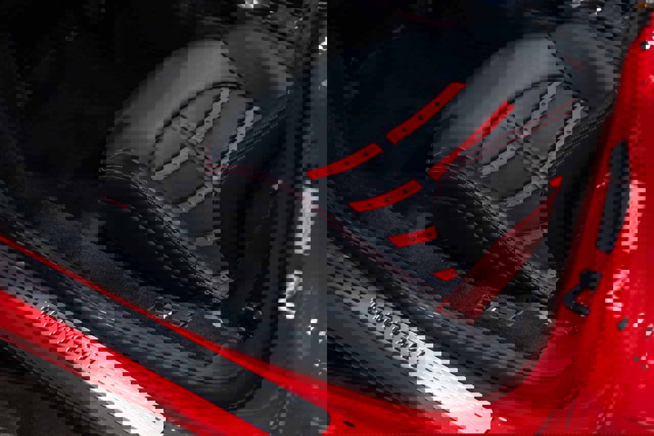 Used 2021 Ferrari F8 Tributo image 28