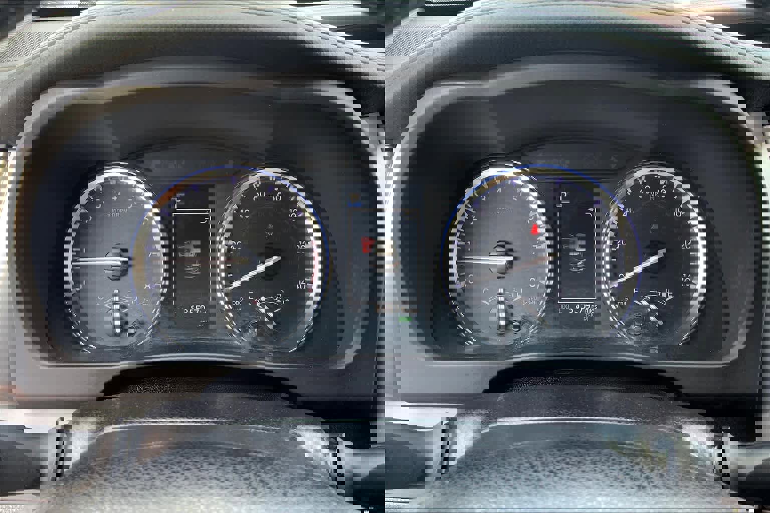 Used 2017 Toyota Highlander XLE image 25