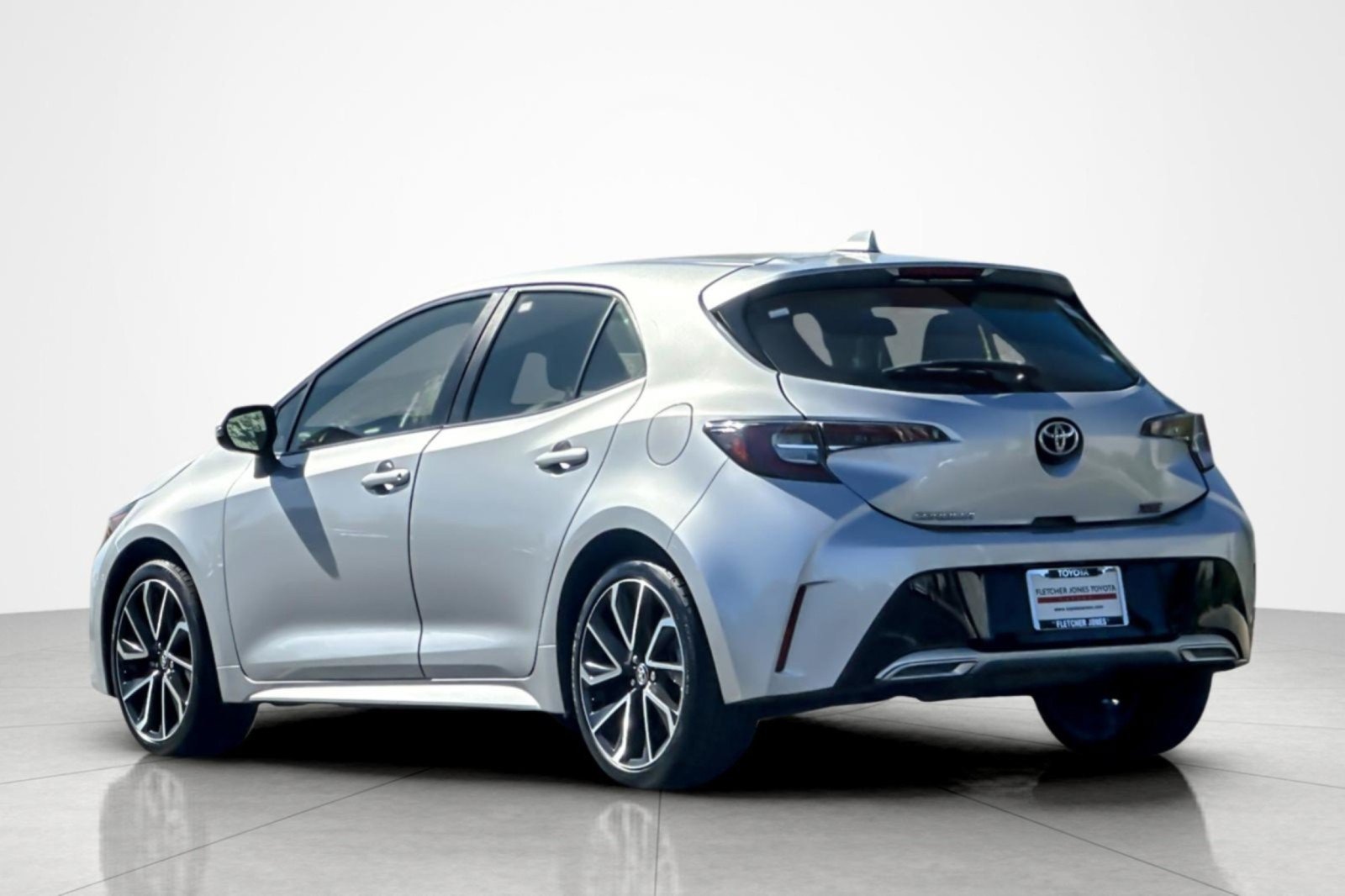 Certified 2020 Toyota Corolla XSE FWD image 3