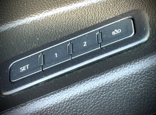 Used 2020 Chevrolet Suburban Premier w/ Premier 6.2L Value Package AWD/4WD image 35