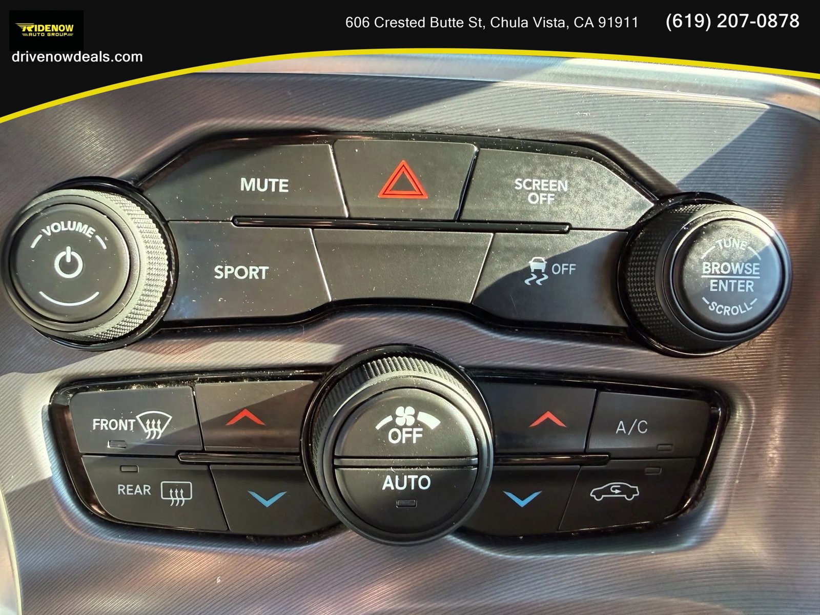 Used 2019 Dodge Challenger SXT RWD image 21