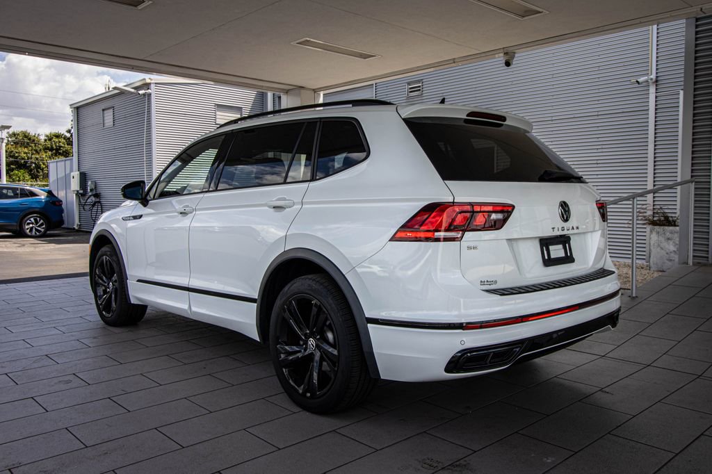 Used 2023 Volkswagen Tiguan SE R-Line image 12
