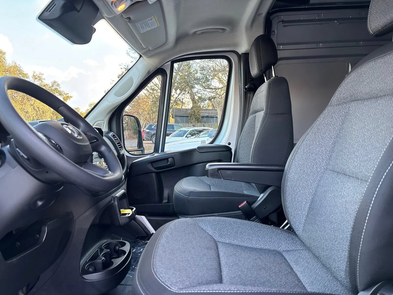 Used 2025 RAM ProMaster 3500 FWD image 11