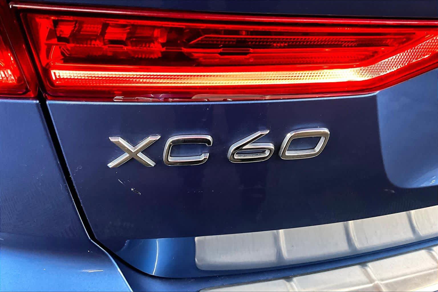 Used 2019 Volvo XC60 T6 R-Design AWD/4WD image 10