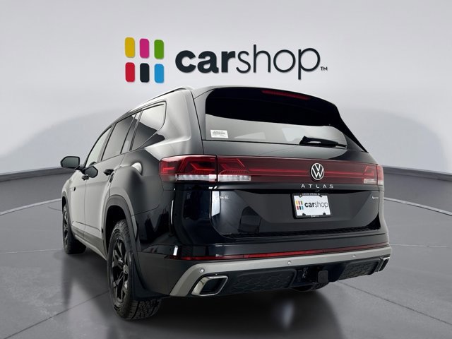 Used 2024 Volkswagen Atlas Peak Edition SE image 3