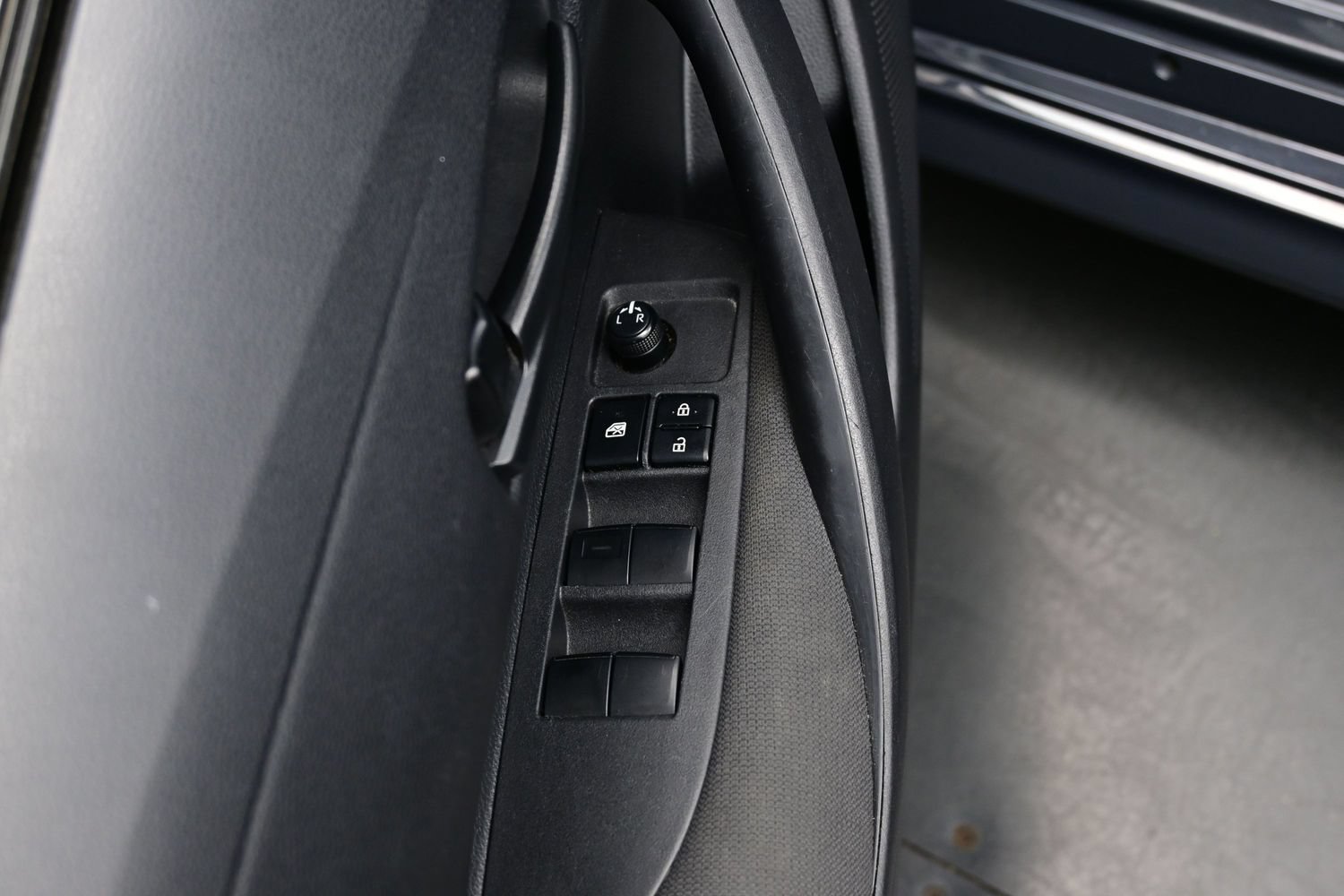 Used 2024 Toyota Corolla LE FWD image 10