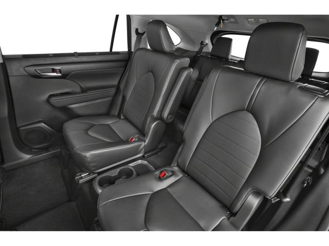 Used 2026 Toyota Highlander XLE AWD/4WD image 8