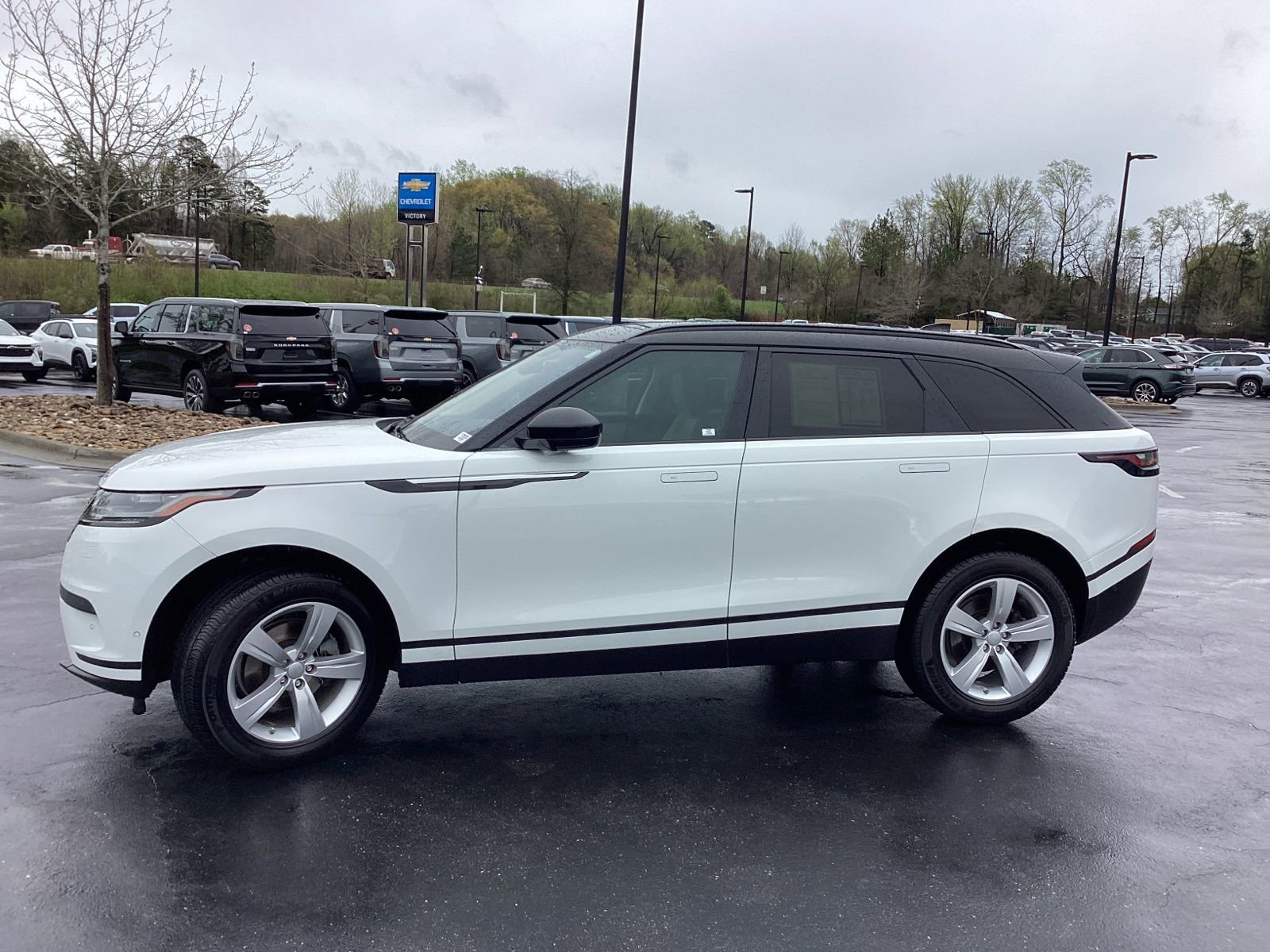 Used 2019 Land Rover Range Rover Velar S image 8