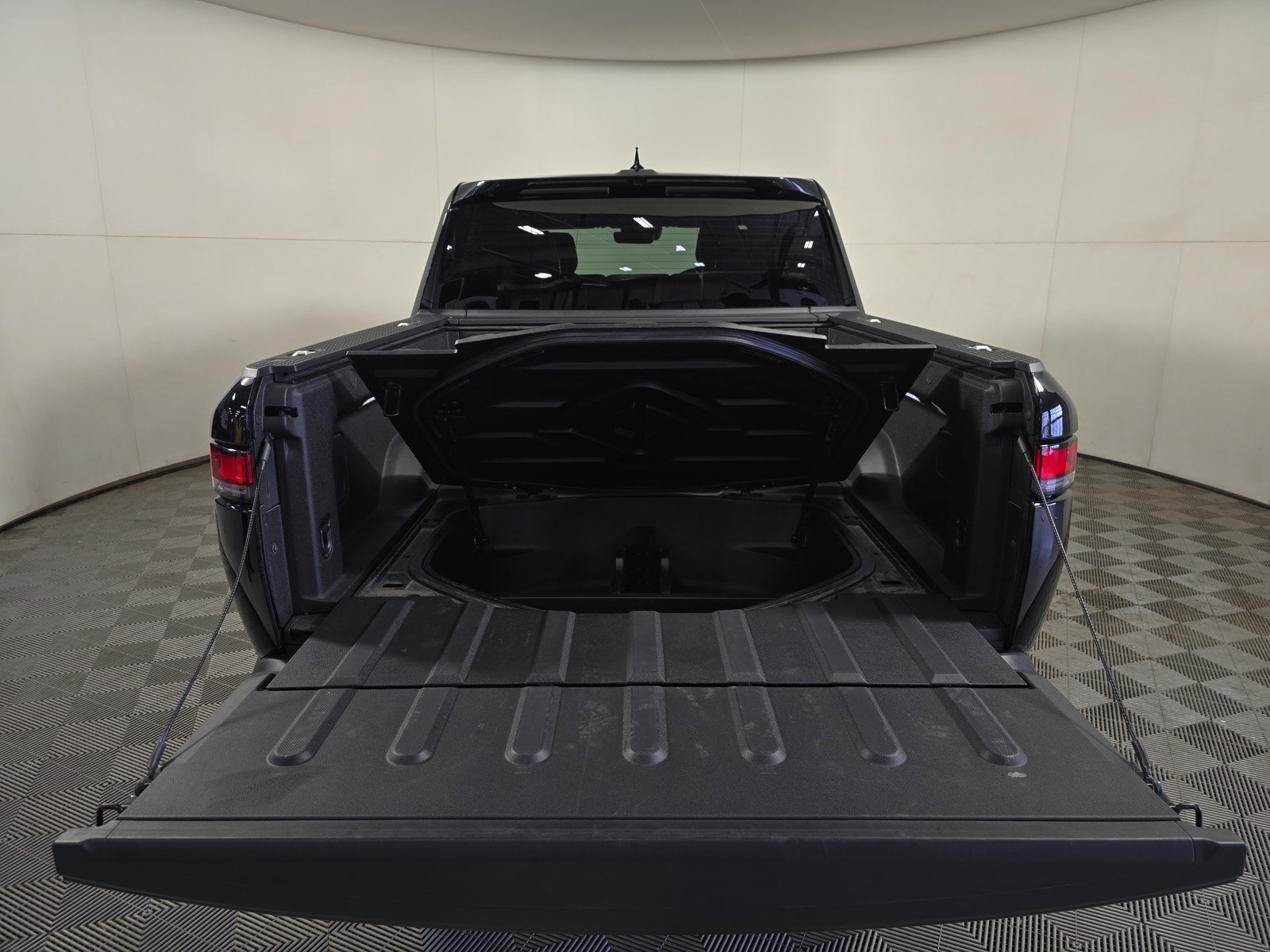 Used 2024 Rivian R1T Adventure AWD/4WD image 15