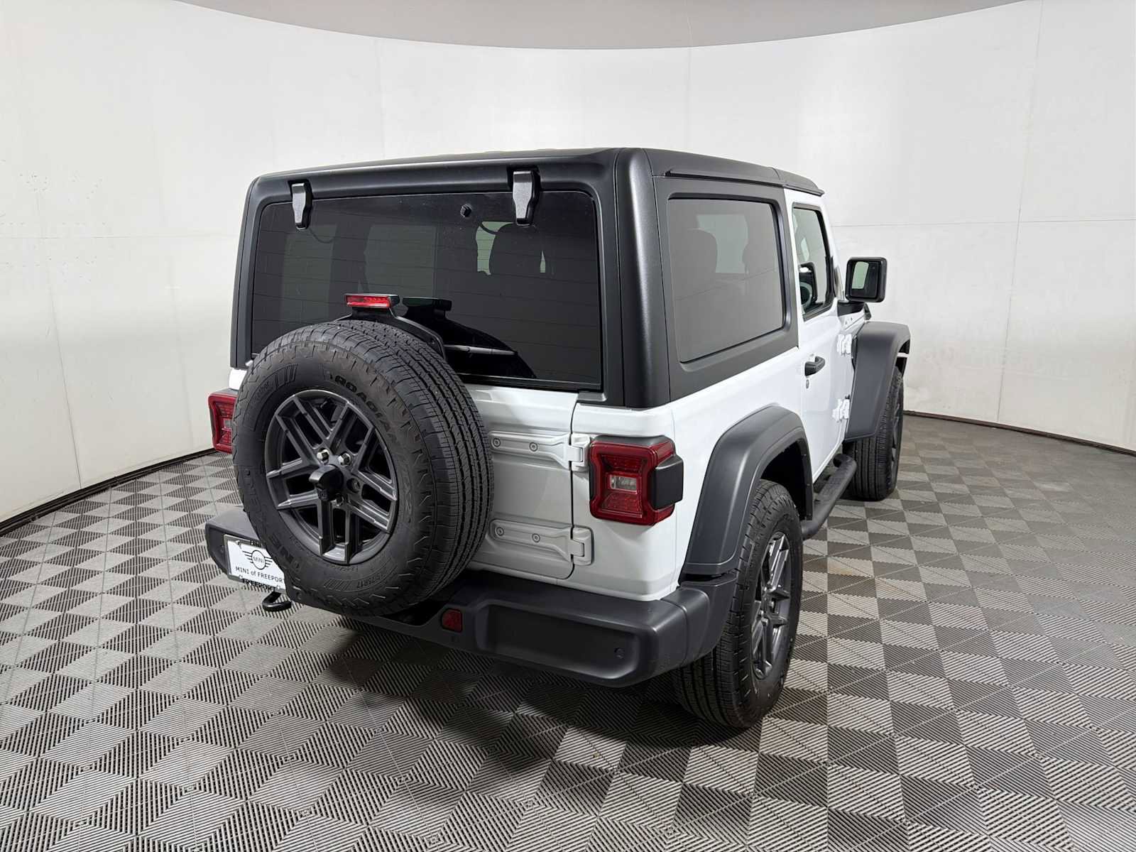 Used 2024 Jeep Wrangler Sport S image 6