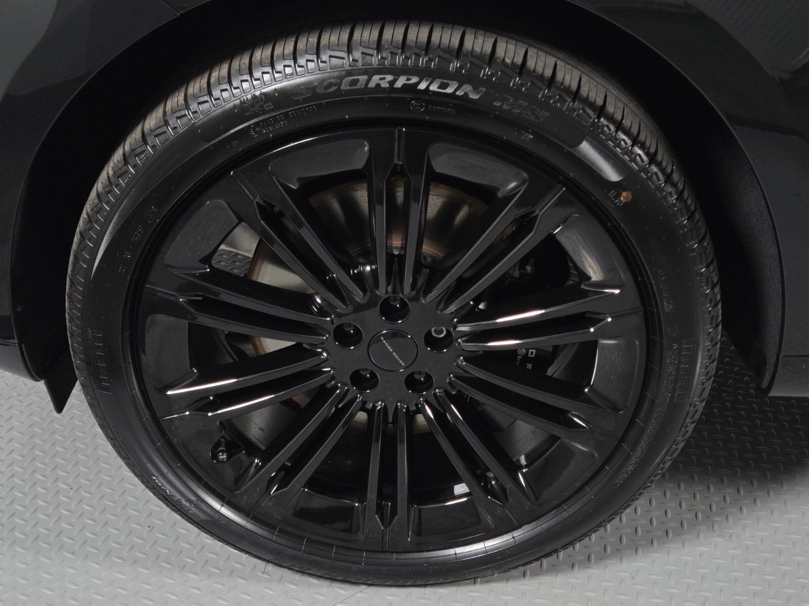 New 2026 Land Rover Range Rover Long Wheelbase Autobiography AWD/4WD image 9