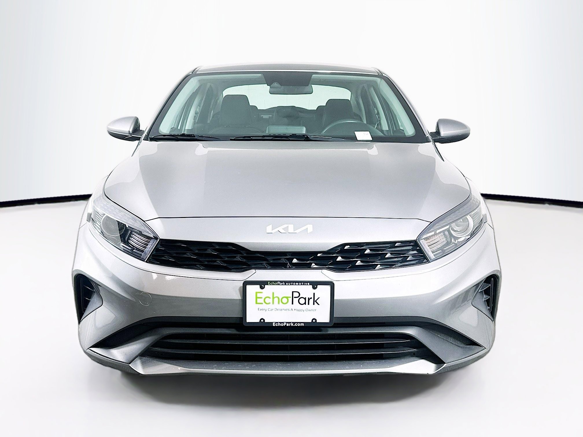 Used 2023 Kia Forte LXS image 2