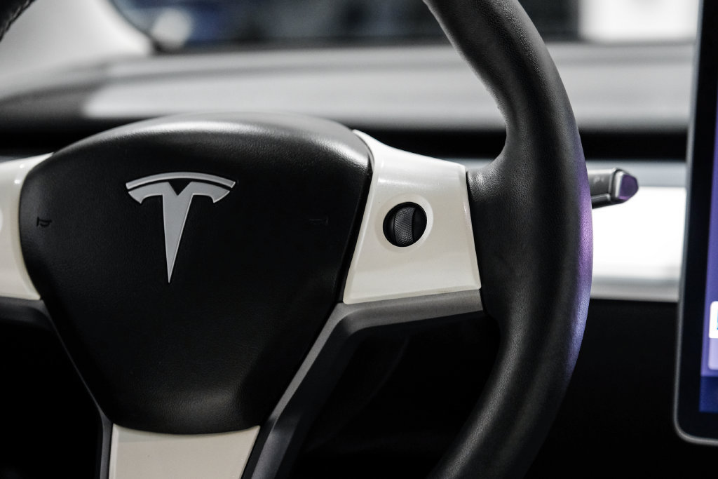 Used 2021 Tesla Model 3 Performance AWD/4WD image 21