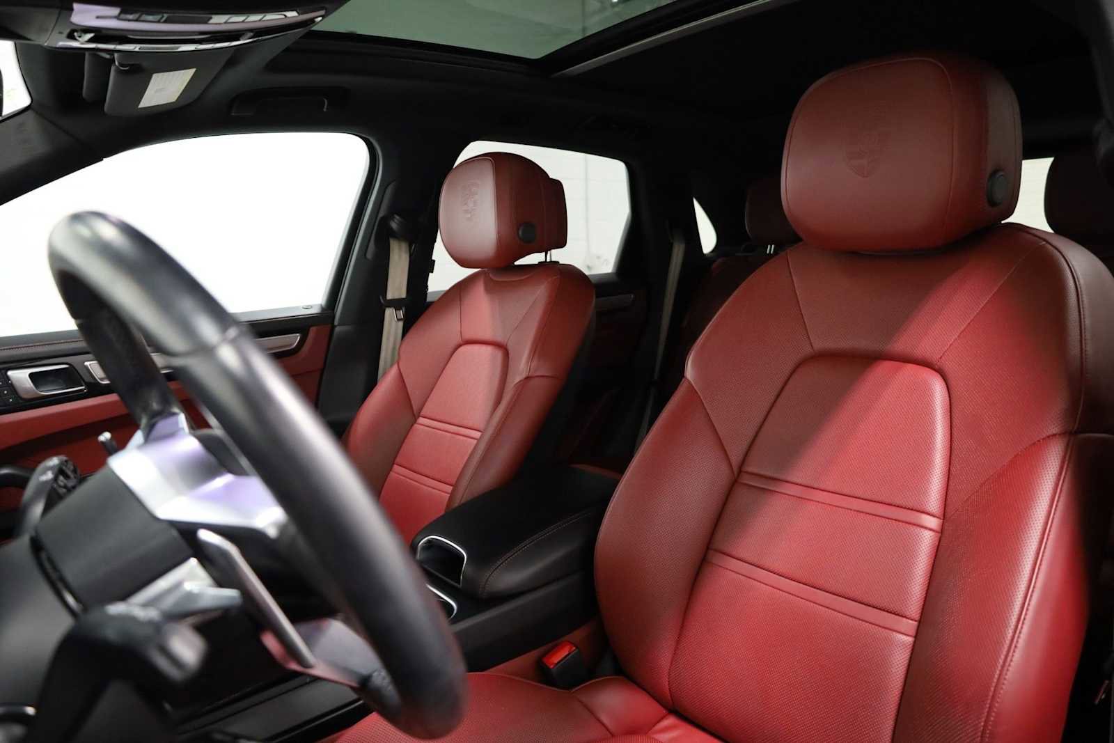 Used 2022 Porsche Cayenne image 5