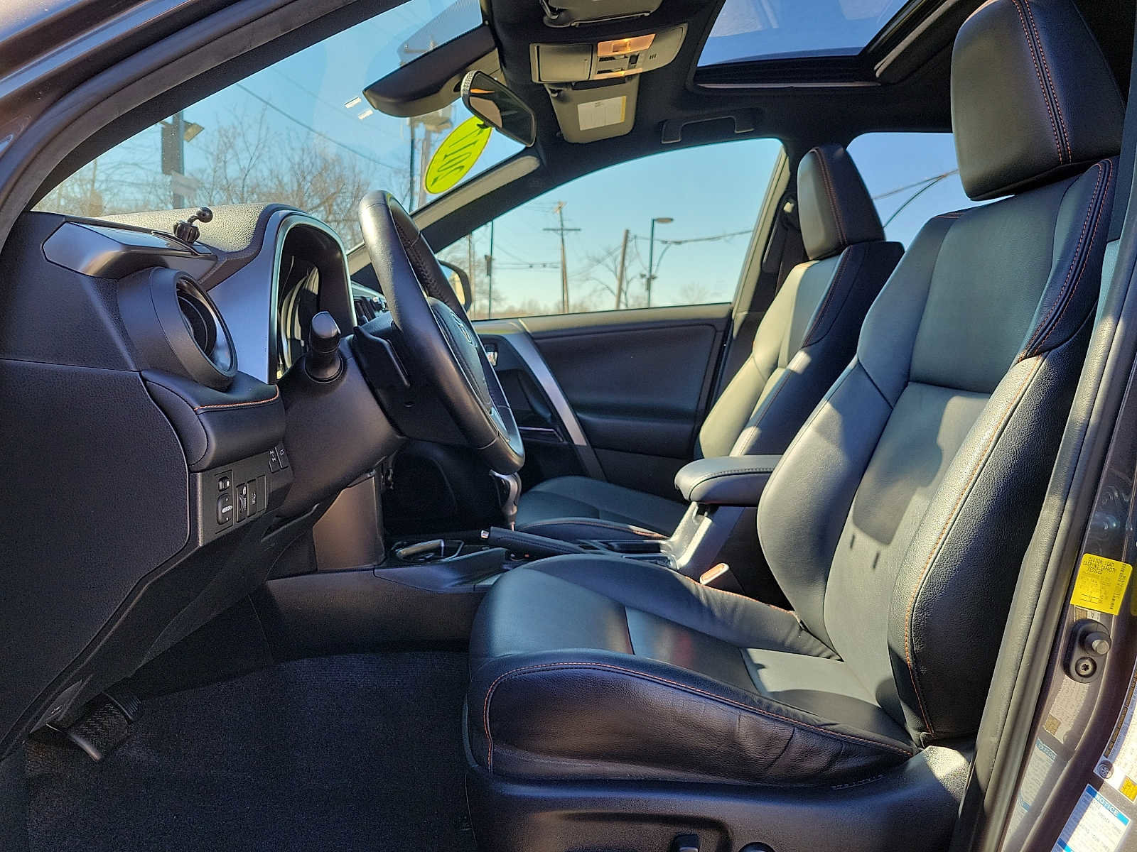 Used 2017 Toyota RAV4 SE image 13