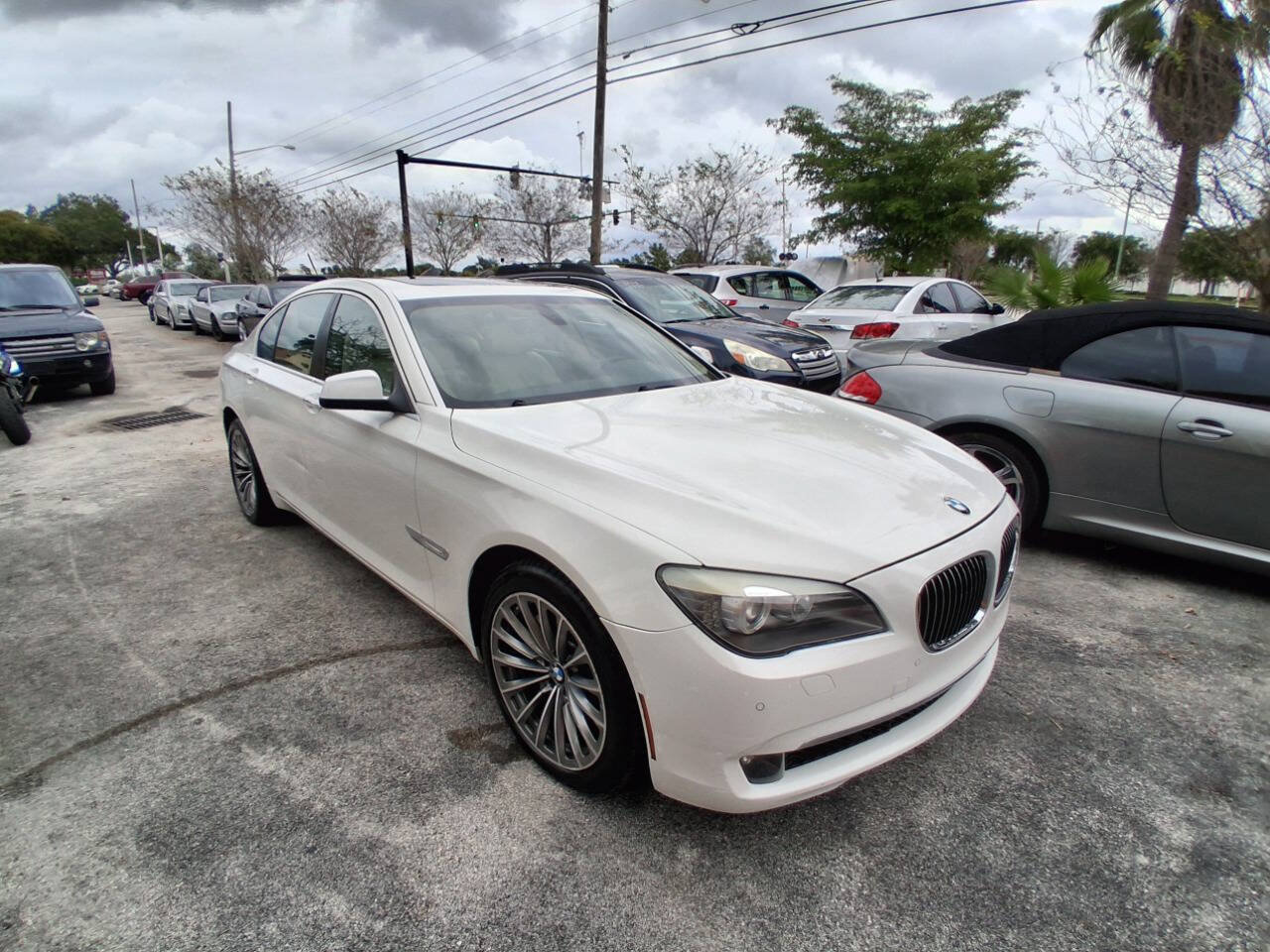 Used 2012 BMW 740i RWD image 4